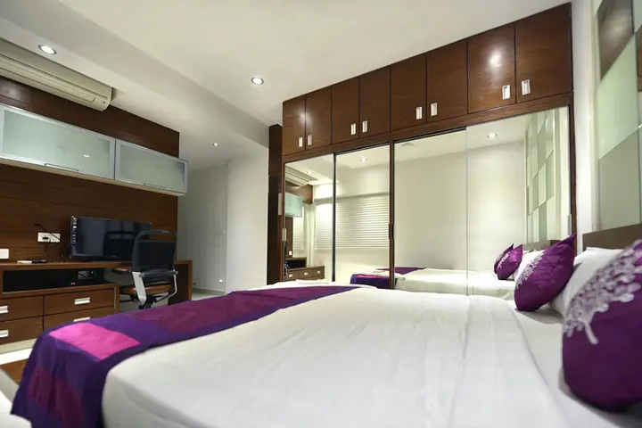Хидерабад: OYO Premium Raheja Mindspace
