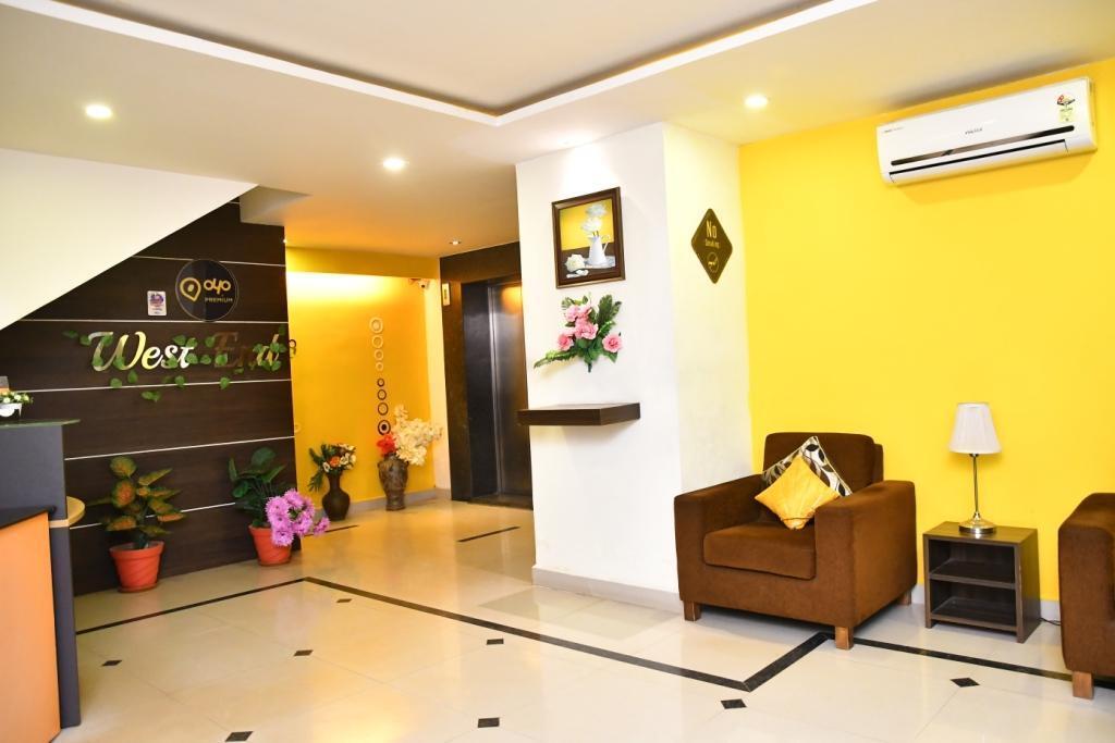 Карвар: Hotel West End