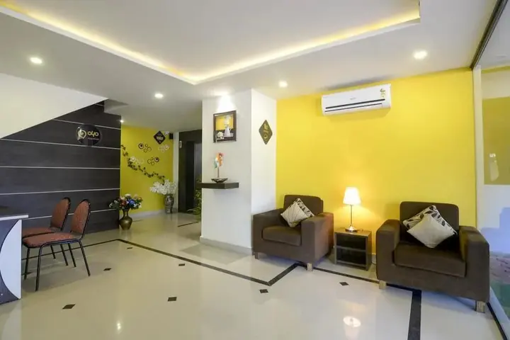 Карвар: Hotel West End