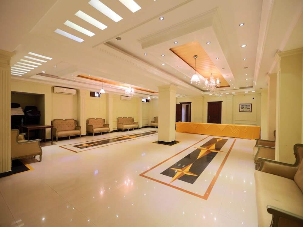Джаландхар: OYO 1211 Hotel Grand Horizon