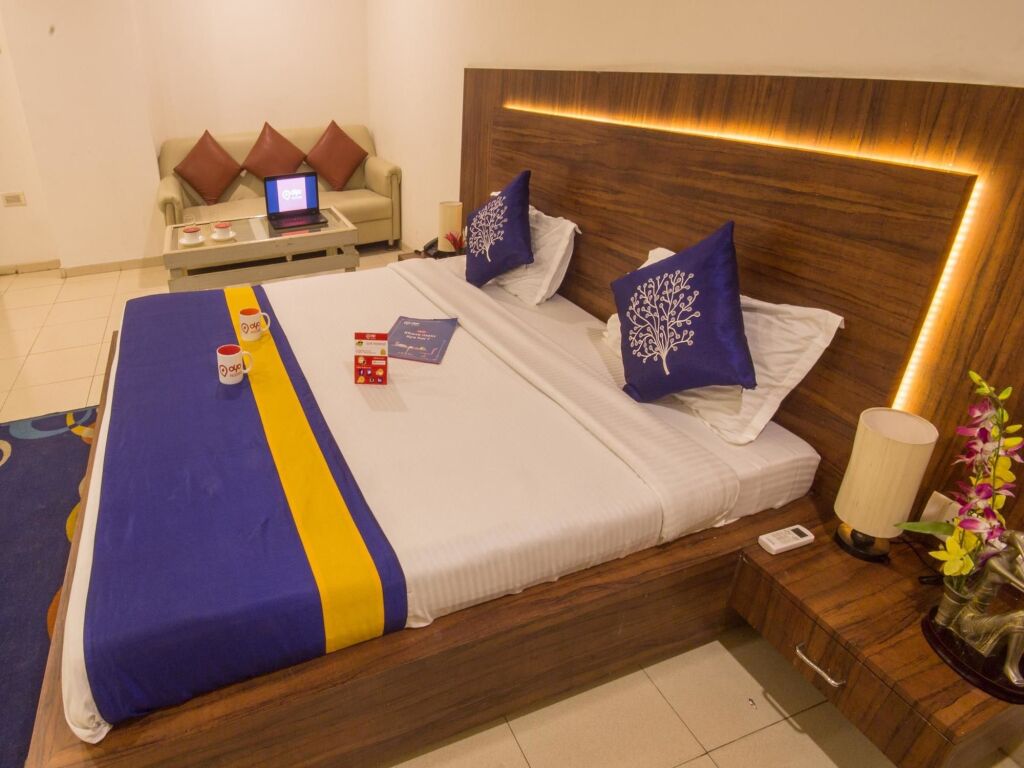 Канпур: OYO 694 Hotel Malik Residency