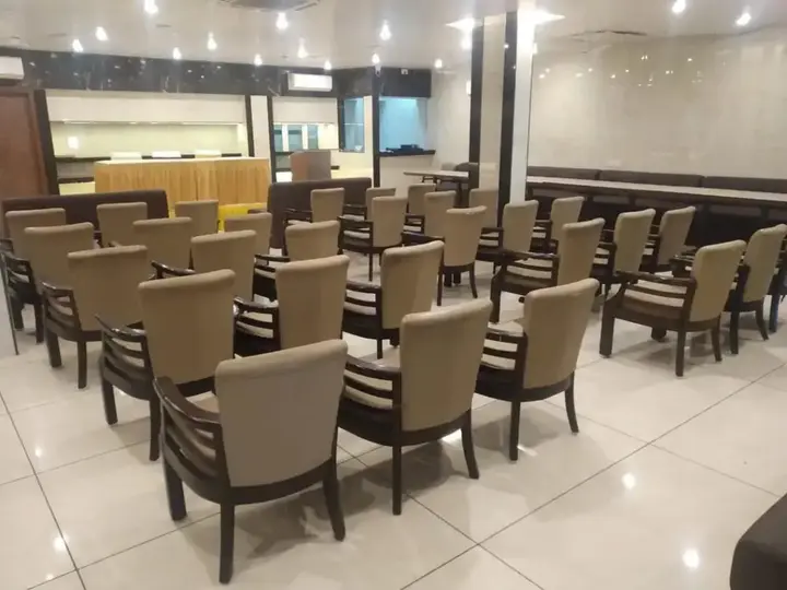 Канпур: OYO 694 Hotel Malik Residency