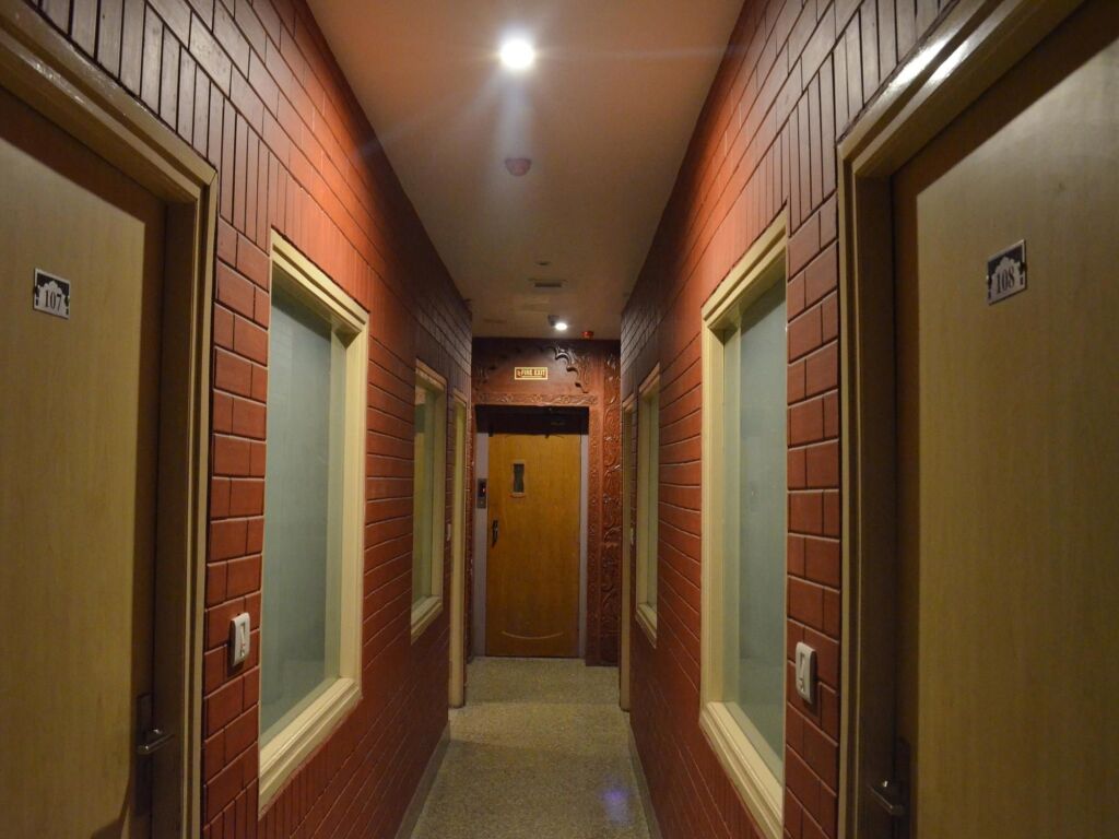 Канпур: OYO 694 Hotel Malik Residency