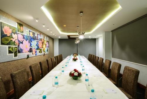 Хидерабад: OYO Premium Jubilee Hills