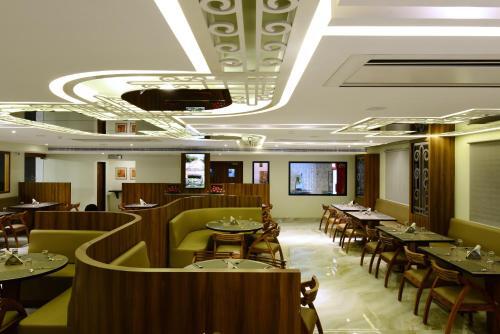 OYO Premium Jubilee Hills — фото 5