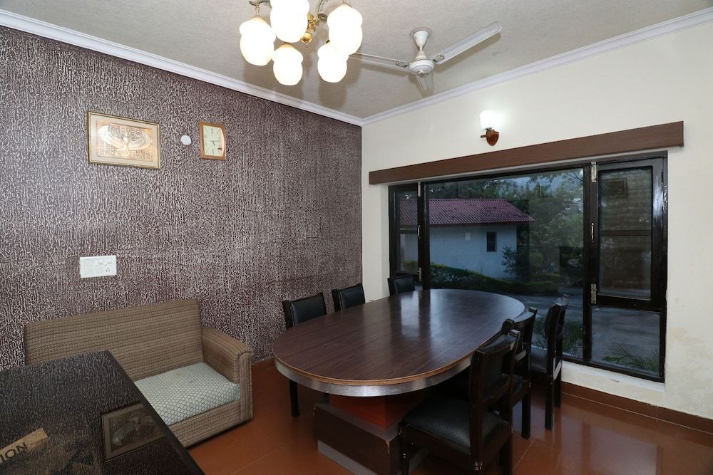 Массури: OYO 24974 Bharat Resort