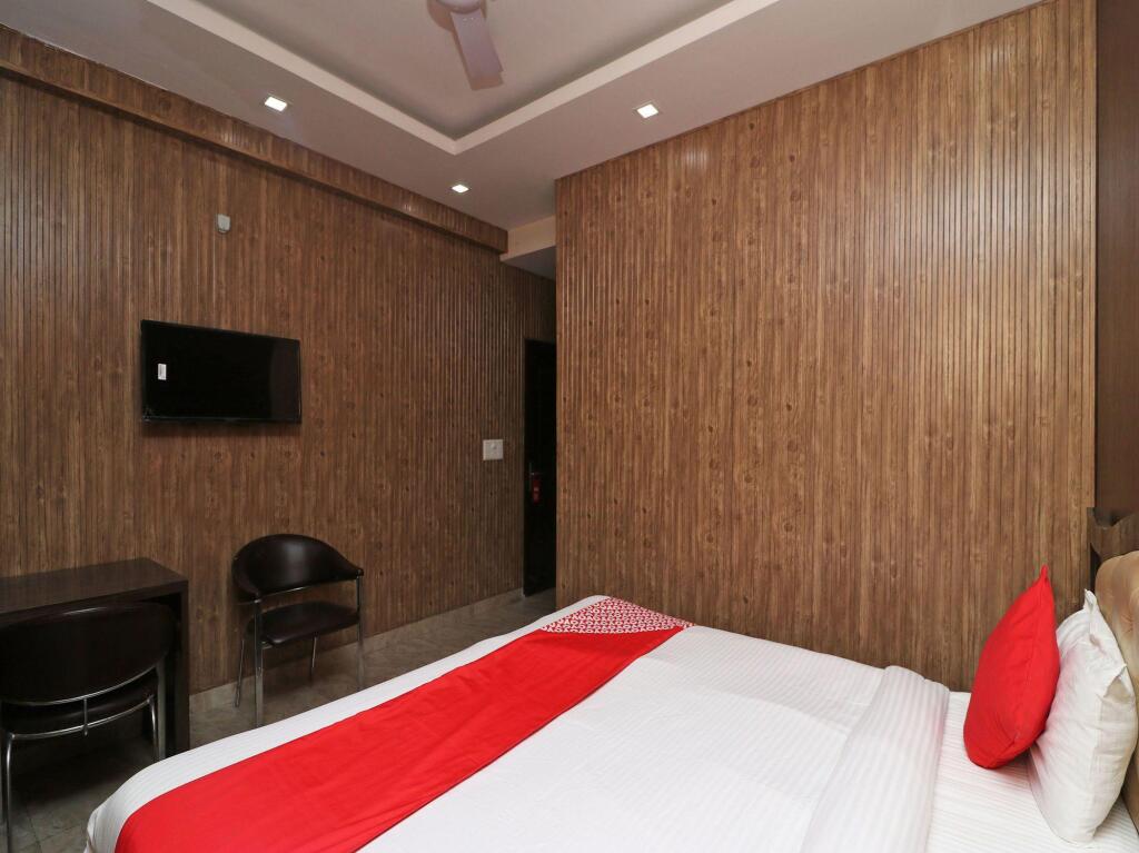 Гуруграм: OYO Rooms Bus Stand Gurgaon