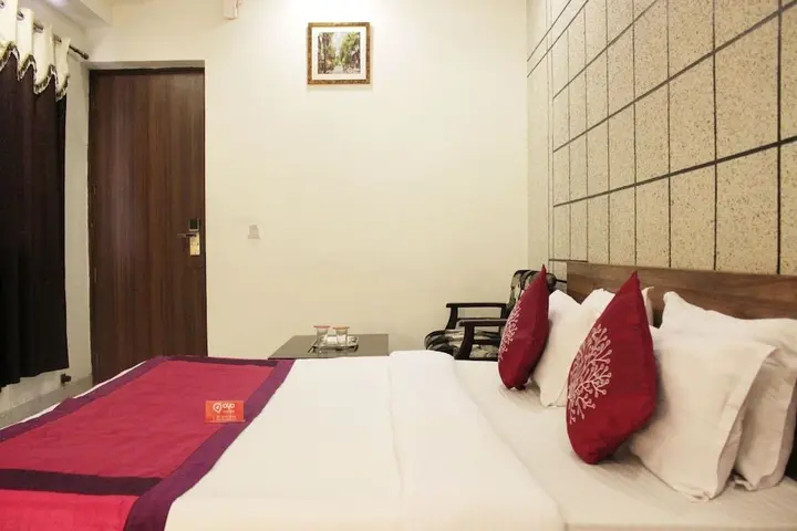 Ханзи: OYO 1180 Hotel Kartikay