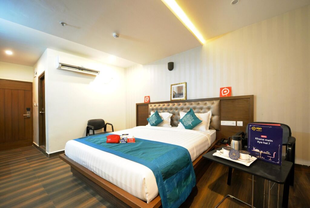 Хидерабад: OYO 897 Hotel Surabhi Elite