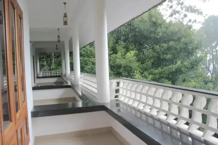 Кумили: Horn Bill Cottage