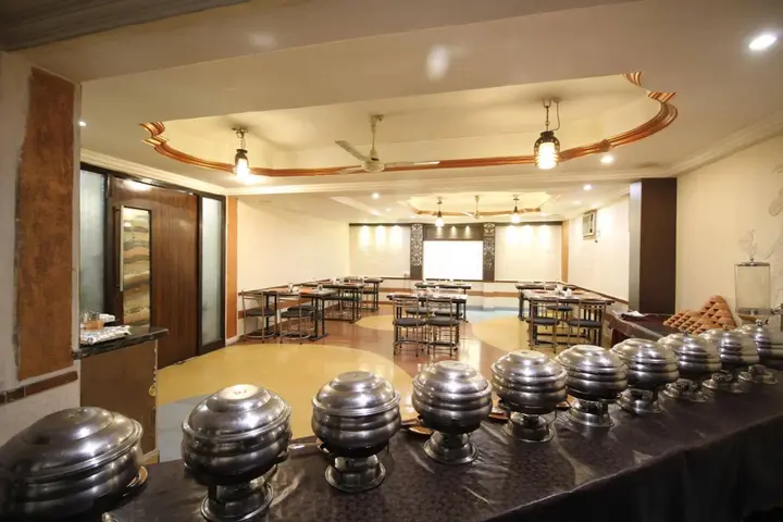 Райпур: Hotel Grand Arjun