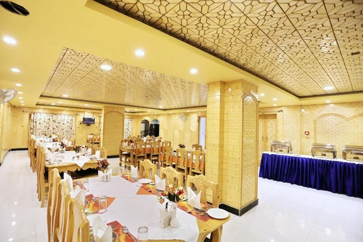 Шринагар: Hotel Shefaf