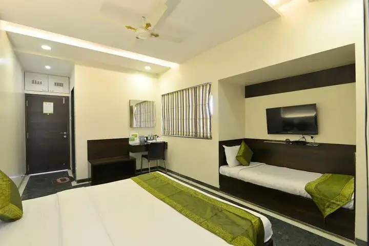 Нашик: OYO 4448 Hotel Suresh Plaza