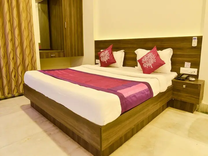 Нашик: OYO 4448 Hotel Suresh Plaza