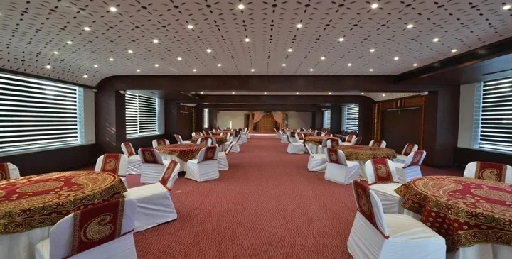 Вадодара: Hotel Aum Regency