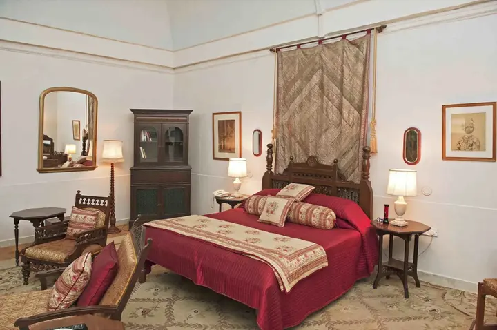 Джодхпур: WelcomHeritage Bal Samand Lake Palace