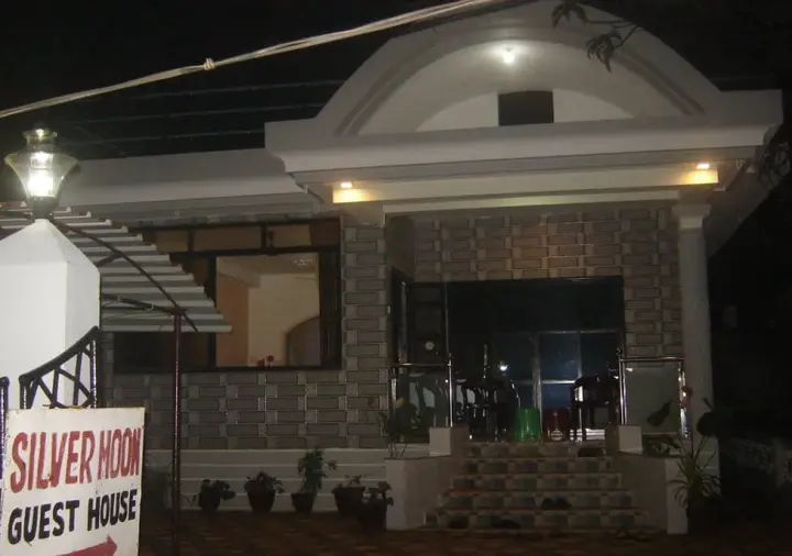 Анджуна: Silver Moon Guest House