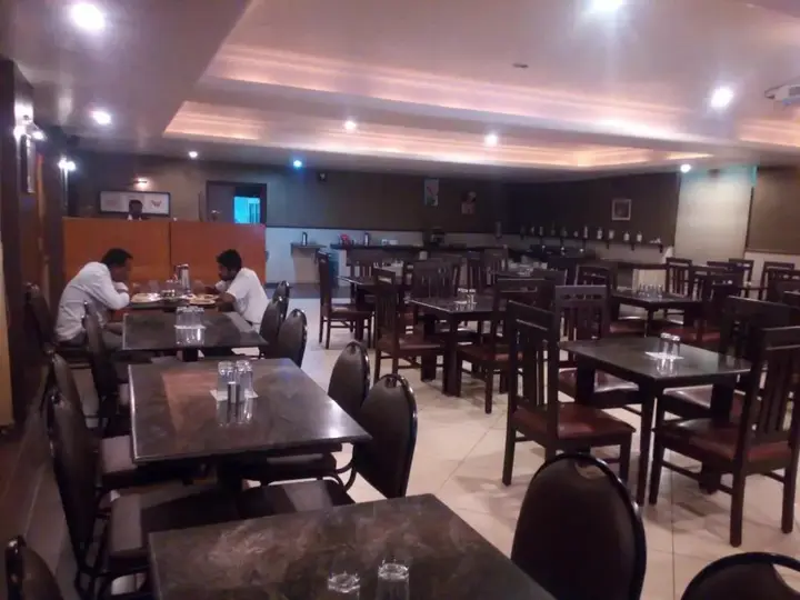 Кунур: Hotel Vivek