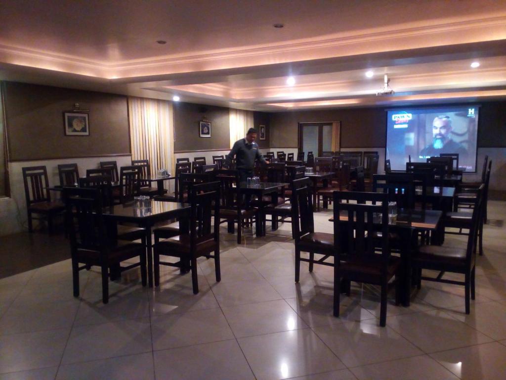 Кунур: Hotel Vivek