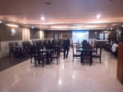 Кунур: Hotel Vivek