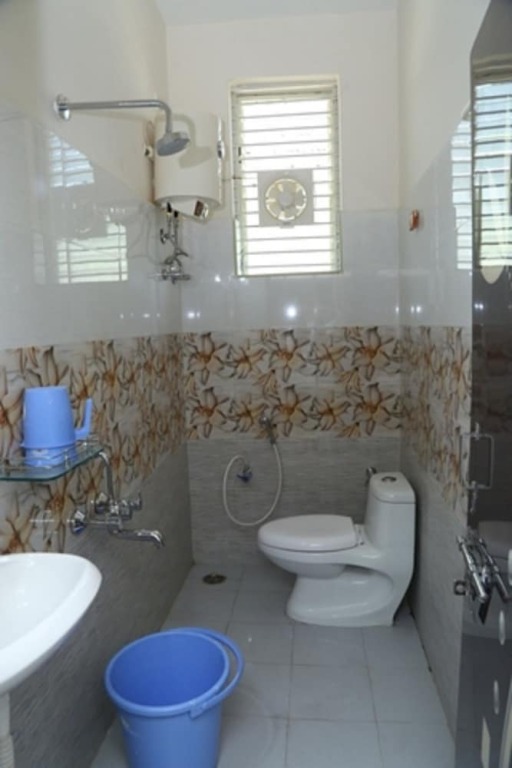 Тирупати: Aadrustam Residency