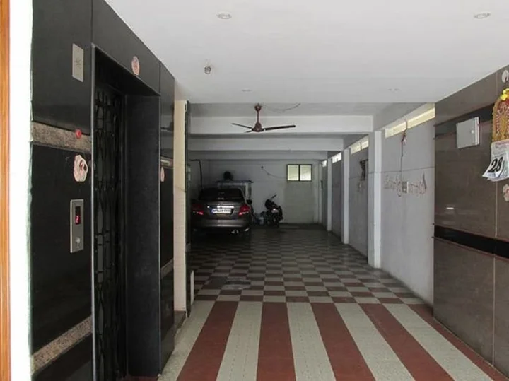 Тирупати: Aadrustam Residency