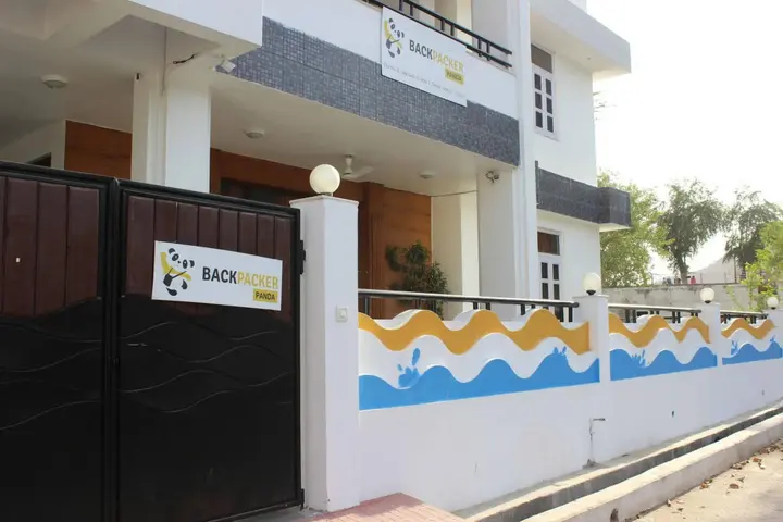 Удаипур: Backpacker Panda Lake Fateh Sagar Udaipur