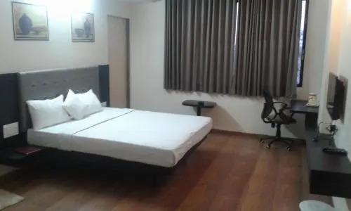 Нашик: Hotel Prestige Point