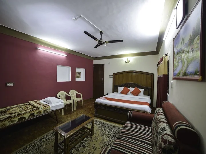 Кунур: OYO 28641 Vijaya Deepa Guest House