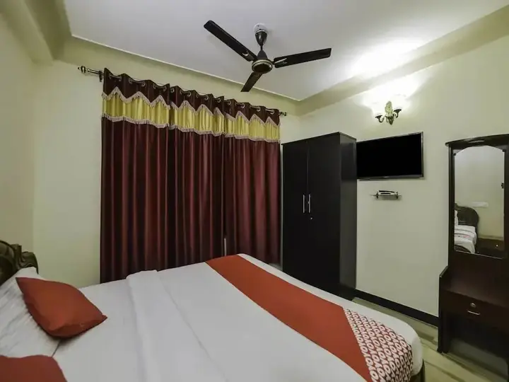 Кунур: OYO 28641 Vijaya Deepa Guest House