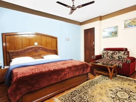 Кунур: OYO 28641 Vijaya Deepa Guest House