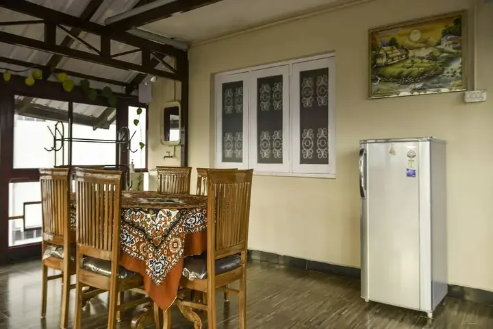 Кунур: OYO 28641 Vijaya Deepa Guest House
