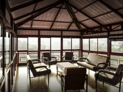 Кунур: OYO 28641 Vijaya Deepa Guest House