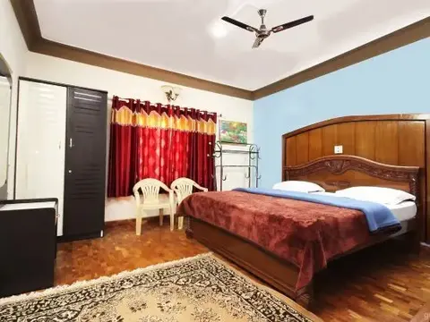 Кунур: OYO 28641 Vijaya Deepa Guest House