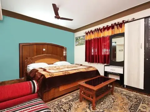 Кунур: OYO 28641 Vijaya Deepa Guest House