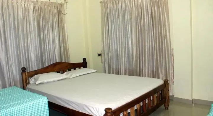 Варкала: Athira Garden Beach Resort