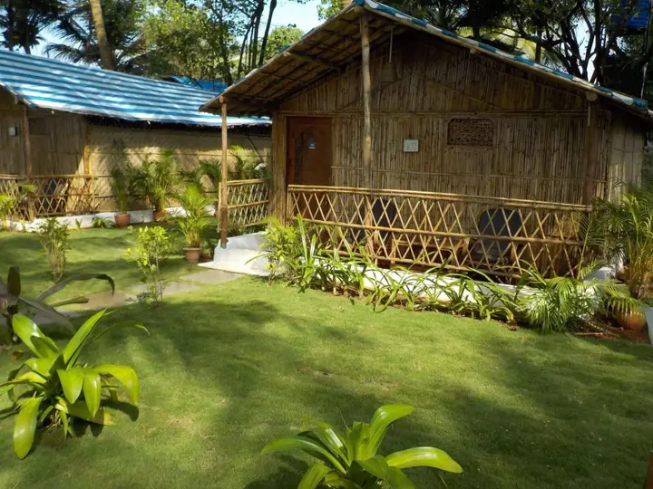 Мандрем: The Sunset Guest House