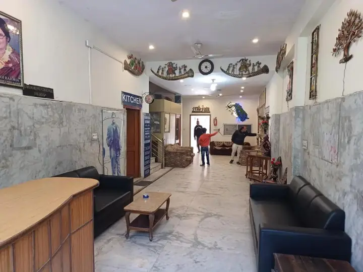Пушкар: Pushkar Gypsy Campozon