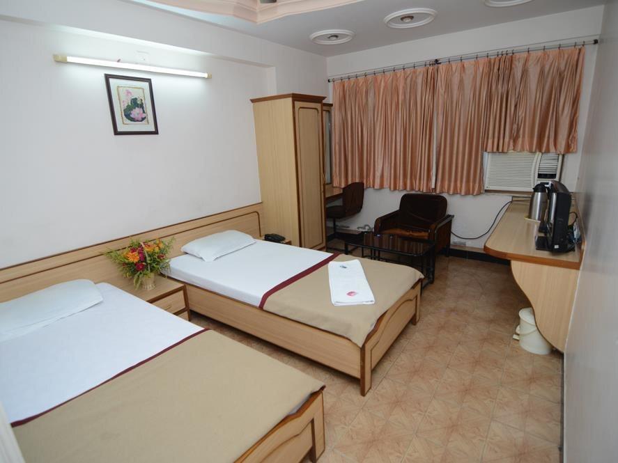 Джамнагар: Hotel Kirti