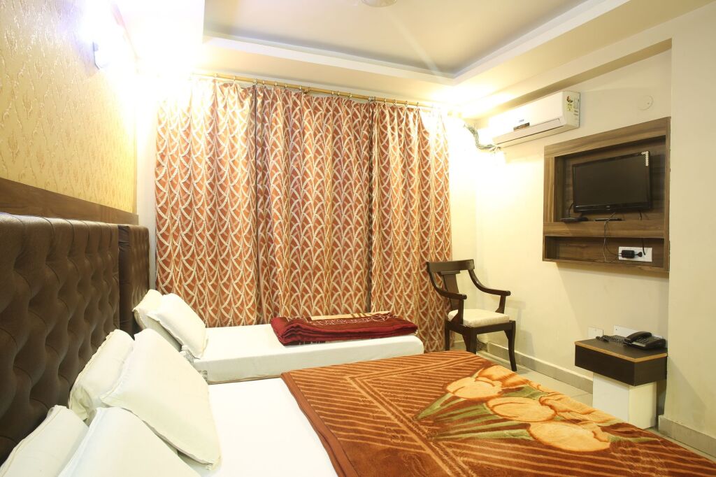 Катра: Hotel Amrita