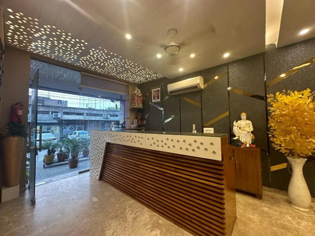 Панипат: Smart Inn Hotel