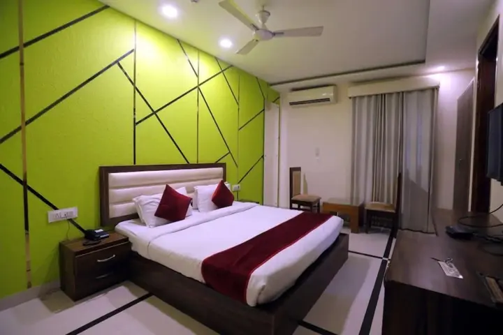 Панипат: Smart Inn Hotel