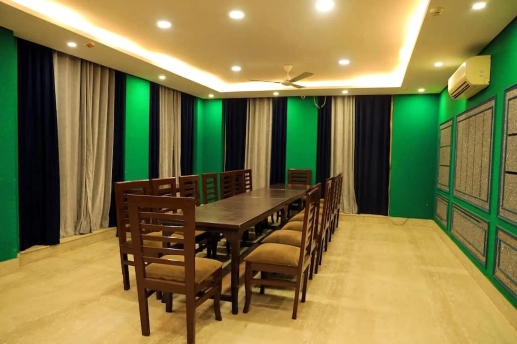 Панипат: Smart Inn Hotel