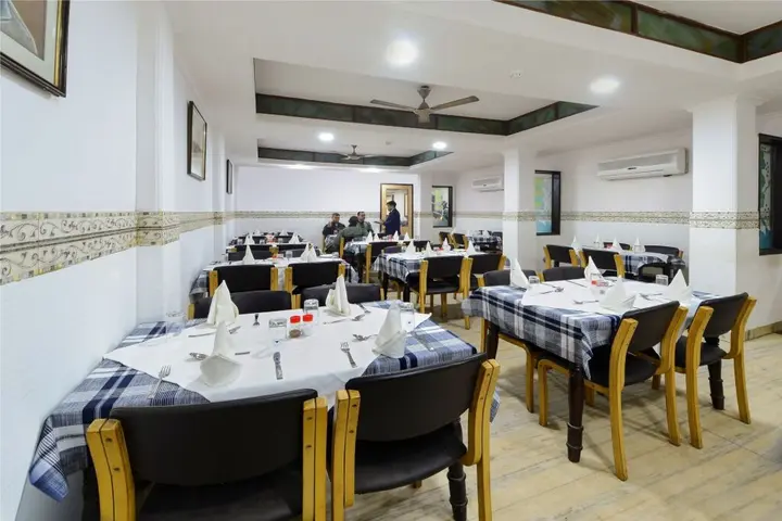 Агра: Hotel Ashish Palace