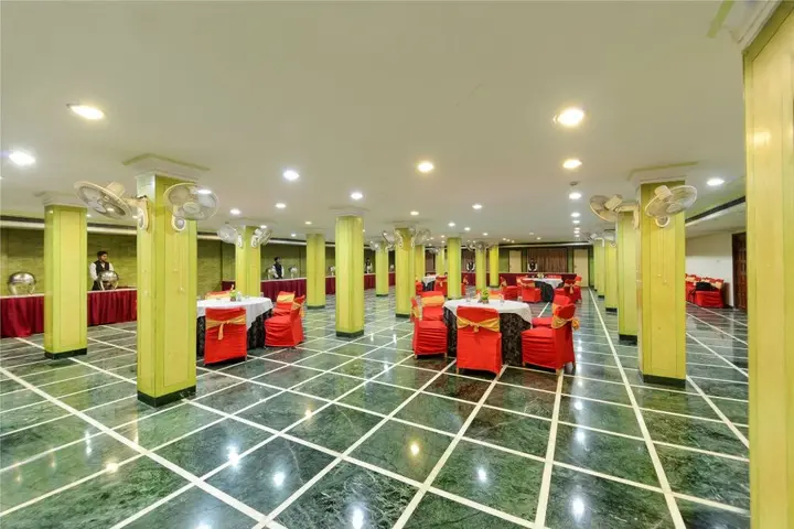 Агра: Hotel Ashish Palace