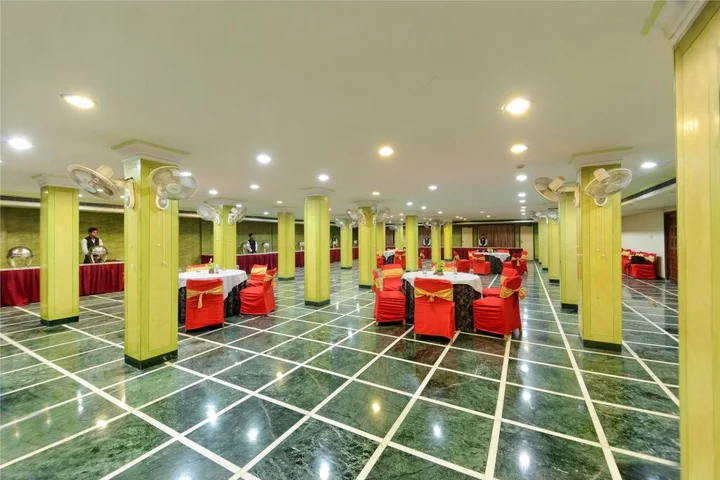 Агра: Hotel Ashish Palace