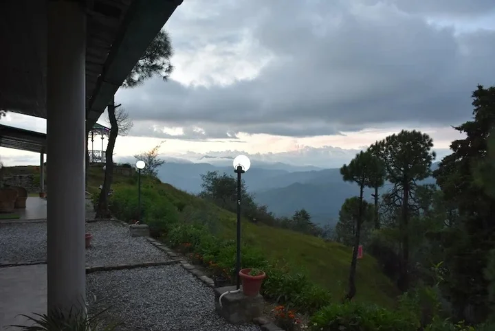 Раникхет: The Moksha Retreat