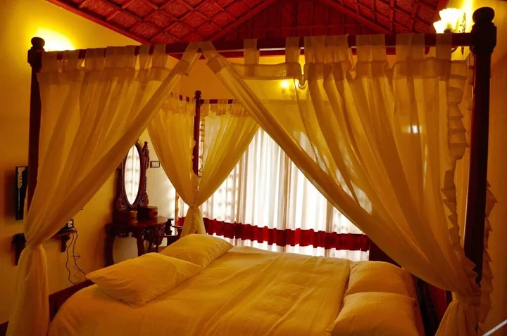 Ути: Hanging Huts Resort - Kotagiri