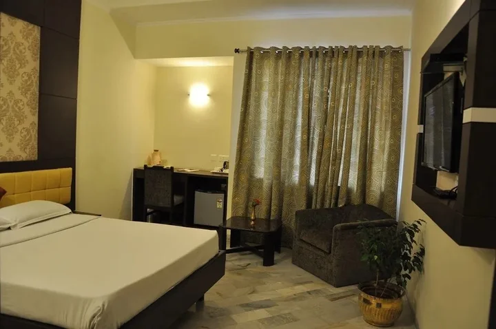 Варанаси: Starihotels Cantt Varanasi
