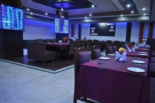 Варанаси: Starihotels Cantt Varanasi